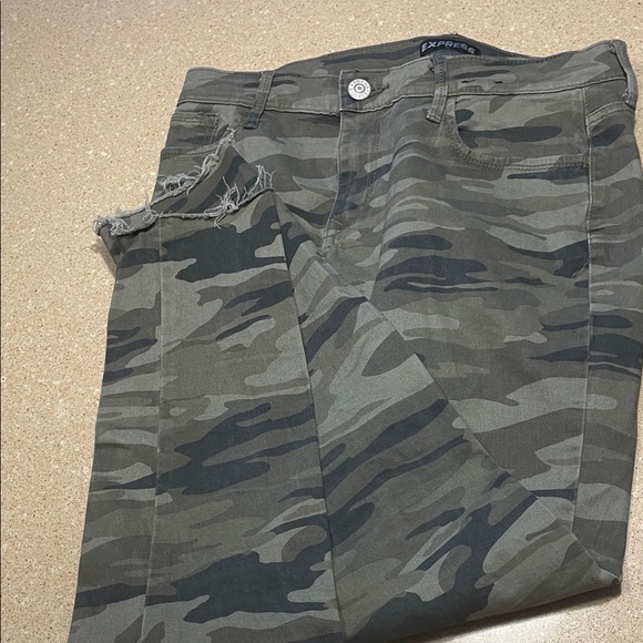 Express Denim - Express Green/Gray Camouflage Ankle Legging Mid Rise Pants